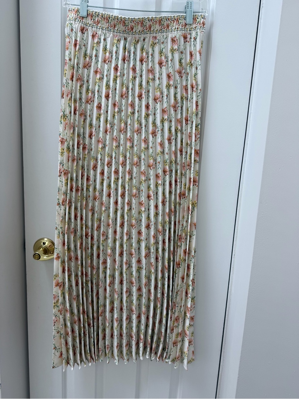 Max Studio Pleated Floral Maxi Skirt in Cream brown green Large